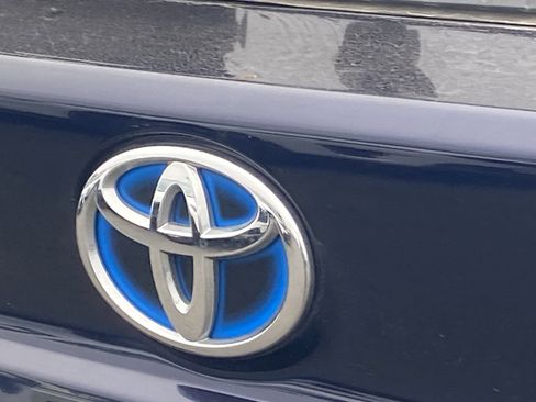 Used 2024 Toyota Sienna XLE FWD image 4