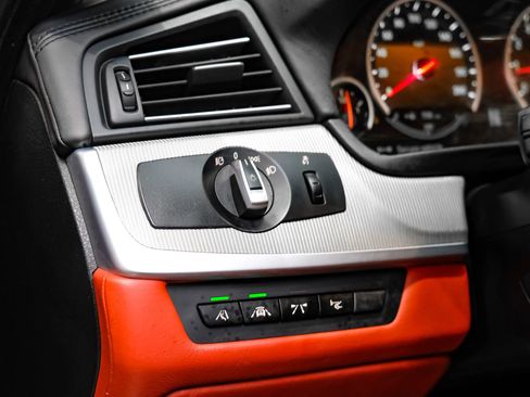 Used 2014 BMW M5 RWD image 21
