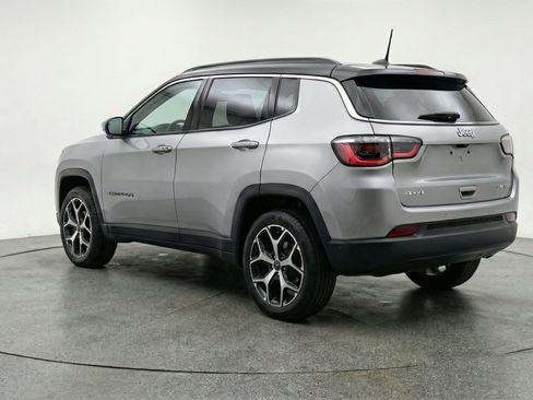 Used 2025 Jeep Compass Limited AWD/4WD image 6