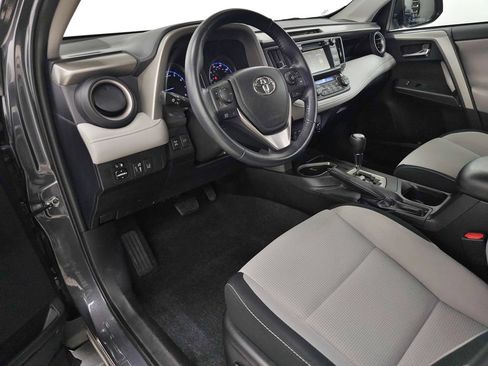 Used 2018 Toyota RAV4 XLE AWD/4WD image 16