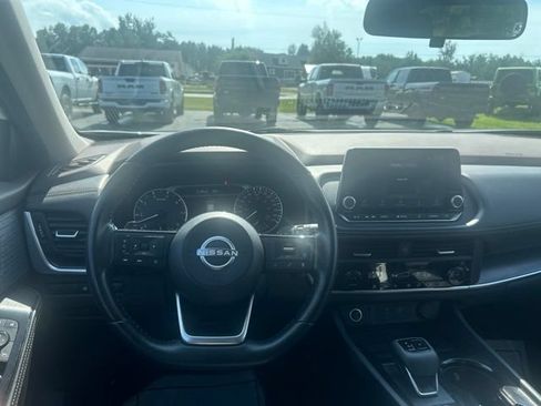 Used 2023 Nissan Rogue SV AWD/4WD image 32