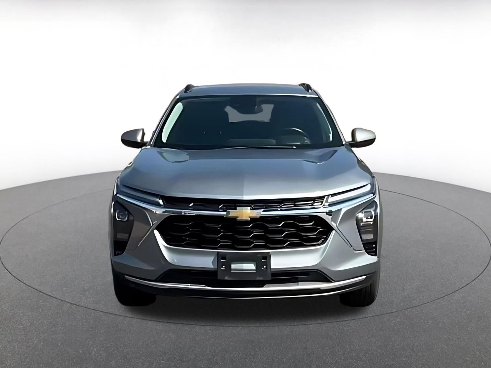 Used 2025 Chevrolet Trax LT w/ LT Convenience Package FWD image 4