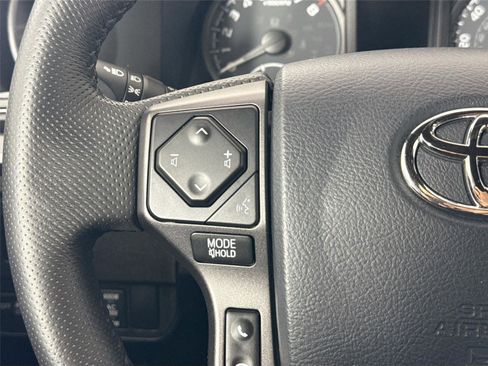 Used 2020 Toyota Tacoma TRD Off-Road w/ Technology Package AWD/4WD image 16