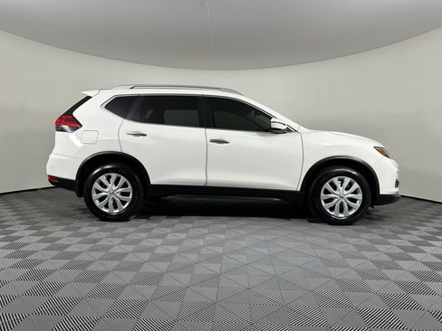 Used 2017 Nissan Rogue S w/ S Appearance Package image 8