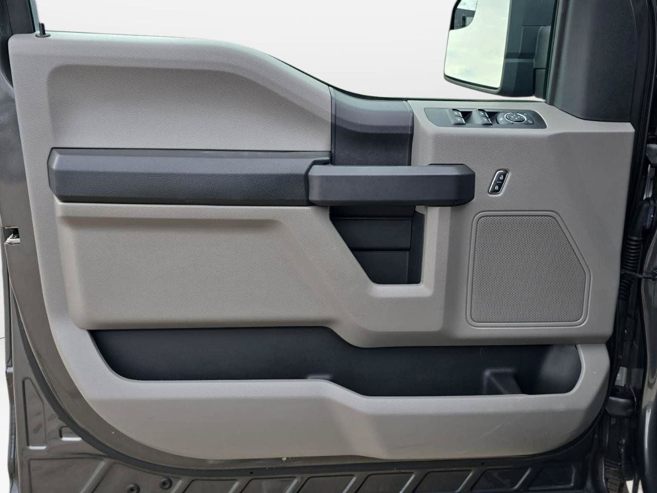 Used 2019 Ford F150 XL w/ Equipment Group 101A Mid AWD/4WD image 12