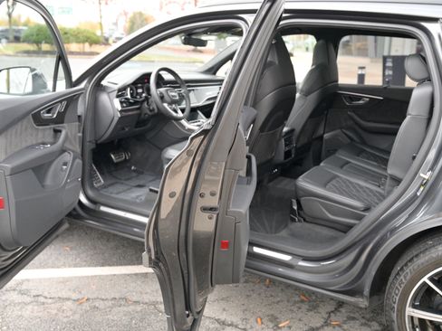 Used 2020 Audi SQ7 Prestige w/ Prestige Package image 32