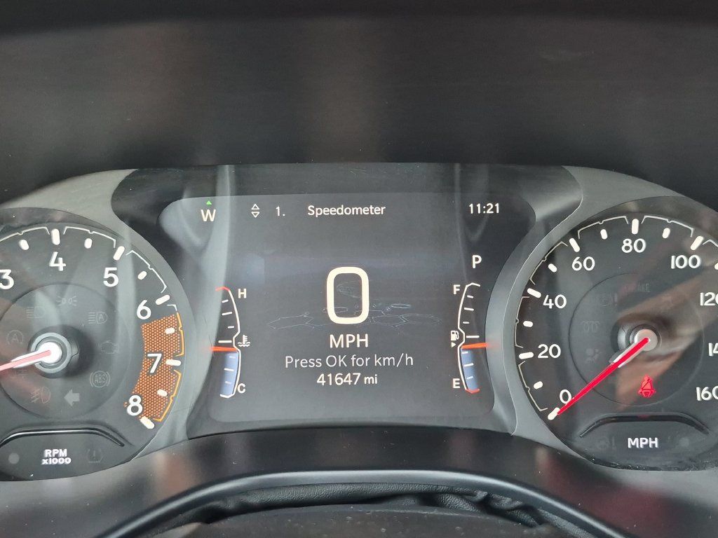 Used 2025 Jeep Compass Trailhawk AWD/4WD image 27