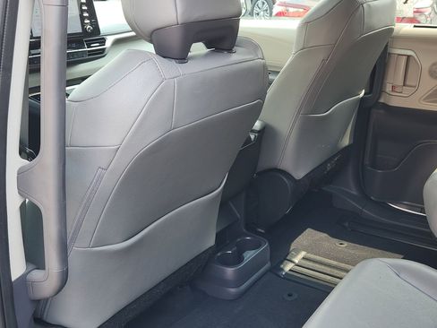 Certified 2023 Toyota Sienna XLE image 24