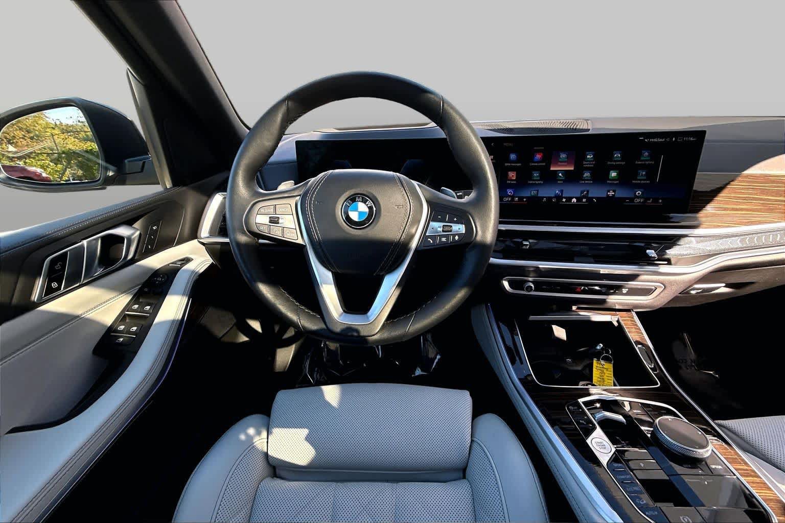 Used 2024 BMW X5 xDrive40i w/ Parking Assistance Package AWD/4WD image 5
