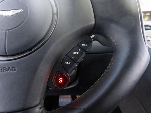 Used 2014 Aston Martin Vanquish Coupe image 34