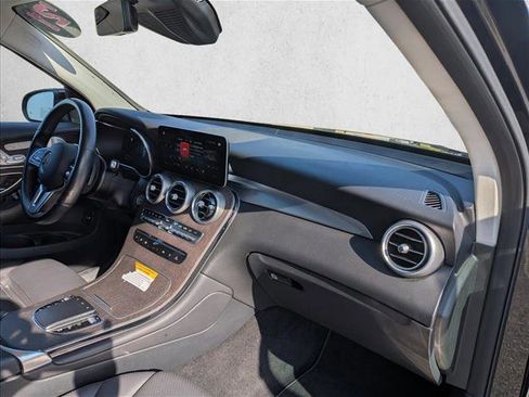 Used 2021 Mercedes-Benz GLC 300 4MATIC image 27