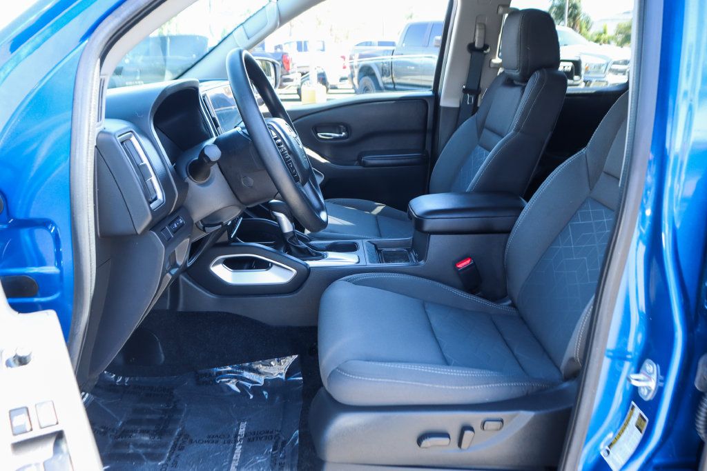 Used 2025 Nissan Frontier SV RWD image 17
