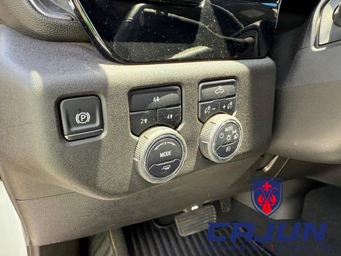 Used 2025 Chevrolet Silverado 2500 LT w/ Convenience Package AWD/4WD image 12