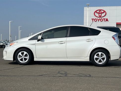 Used 2013 Toyota Prius Four image 9