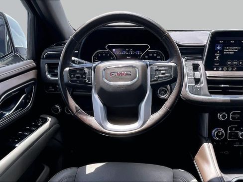 Used 2021 GMC Yukon XL SLT w/ SLT Premium Package RWD image 6