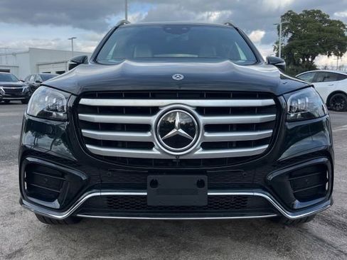 Used 2024 Mercedes-Benz GLS 450 4MATIC image 8