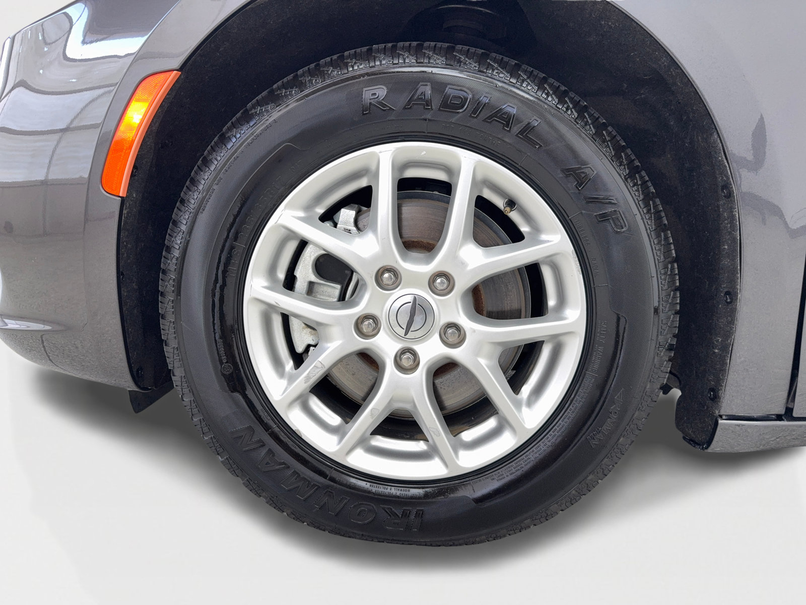 Used 2023 Chrysler Pacifica Touring-L FWD image 49