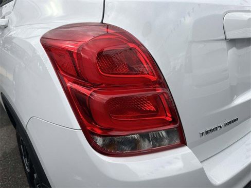 Certified 2022 Chevrolet Trax LT w/ Sport Edition image 7