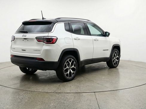 Used 2025 Jeep Compass Limited AWD/4WD image 9