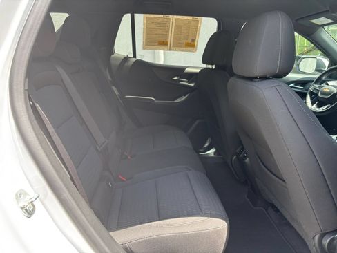 Used 2025 Chevrolet Equinox LT FWD image 40