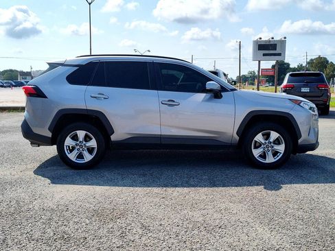 Used 2020 Toyota RAV4 XLE image 9