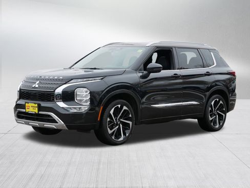 Used 2023 Mitsubishi Outlander SEL image 3