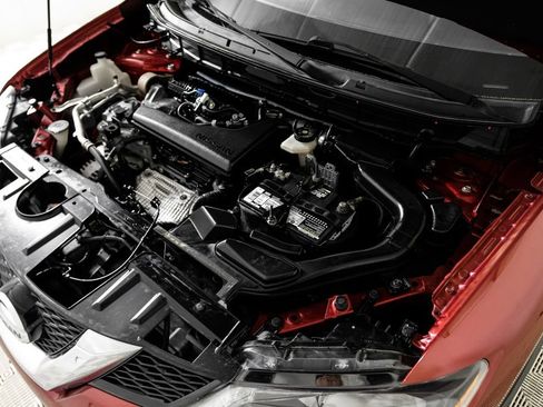 Used 2015 Nissan Rogue SV image 48