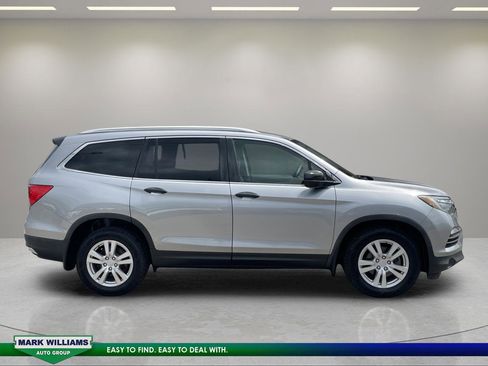 Used 2018 Honda Pilot LX image 2