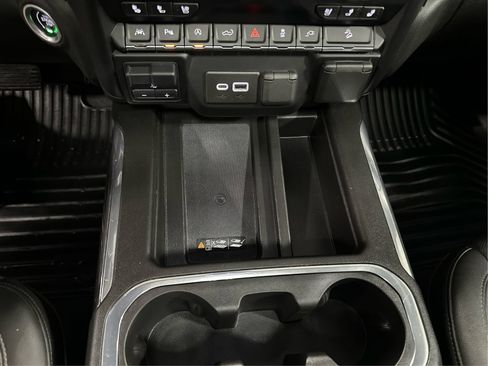 Used 2022 Chevrolet Silverado 1500 LTZ w/ LTZ Premium Package AWD/4WD image 17