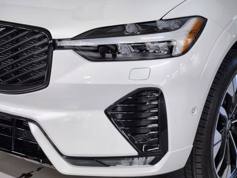 New 2026 Volvo XC60 B5 Plus w/ Protection Package Premier AWD/4WD image 11