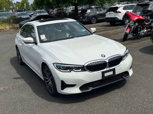 Used 2020 BMW 330i xDrive Sedan w/ Convenience Package AWD/4WD image 5