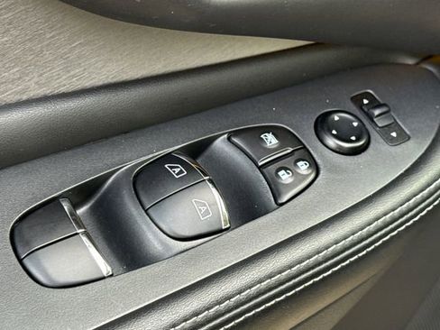 Used 2020 Nissan Murano SL w/ Cargo Package FWD image 20