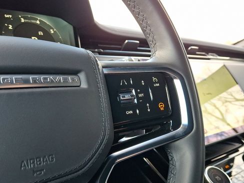 Used 2023 Land Rover Range Rover Sport SE image 21