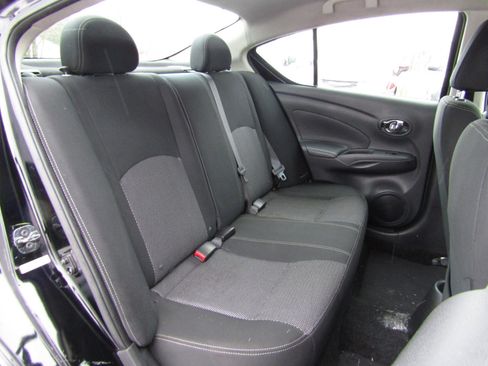 Used 2019 Nissan Versa SV image 18