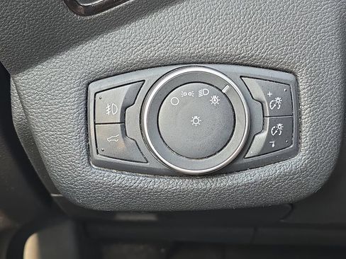 Used 2018 Ford Escape SEL w/ Ford Safe & Smart Package FWD image 28