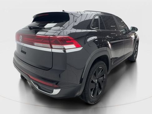 Used 2024 Volkswagen Atlas Cross Sport SE w/ Black Wheel Package FWD image 7