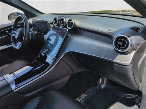 Used 2024 Mercedes-Benz GLC 300 image 21