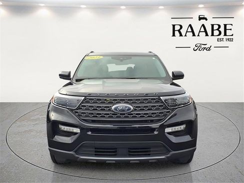 Used 2023 Ford Explorer XLT w/ Equipment Group 202A image 2