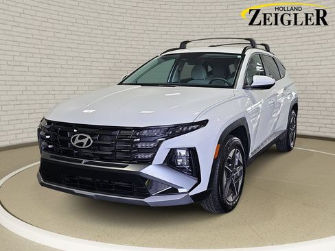Certified 2026 Hyundai Tucson SEL Plus AWD/4WD image 1