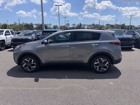 Certified 2021 Kia Sportage EX w/ EX Technology Package AWD/4WD image 8