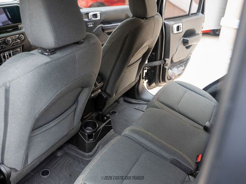 Used 2024 Jeep Wrangler Sport S AWD/4WD image 31