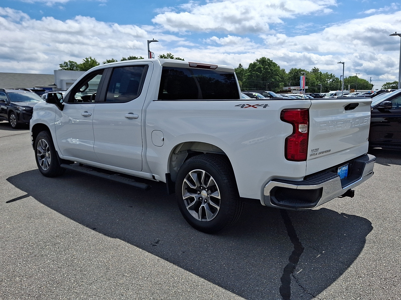 Used 2020 Chevrolet Silverado 1500 LT AWD/4WD image 4
