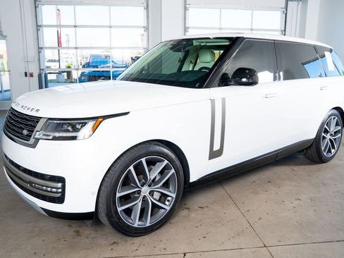 Used 2024 Land Rover Range Rover Long Wheelbase SE image 11