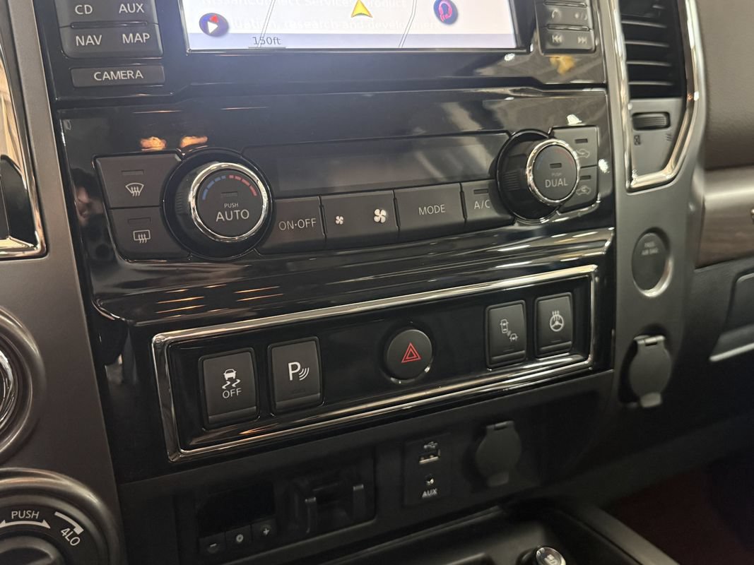Used 2018 Nissan Titan Platinum Reserve AWD/4WD image 15