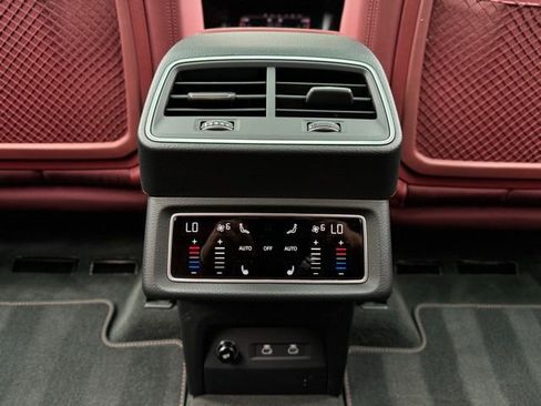 Used 2023 Audi e-tron S Prestige image 28