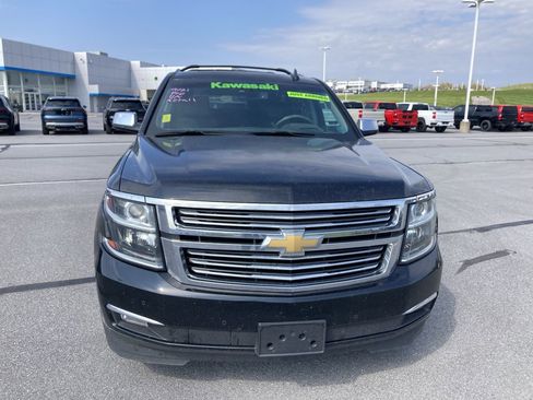 Used 2017 Chevrolet Suburban Premier image 2