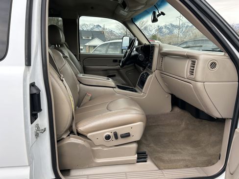 Used 2007 GMC Sierra 2500 SLT w/ Heavy-Duty Power Package image 10