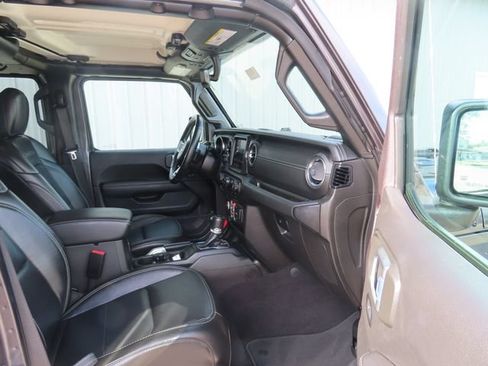Used 2021 Jeep Wrangler Unlimited Sahara AWD/4WD image 21