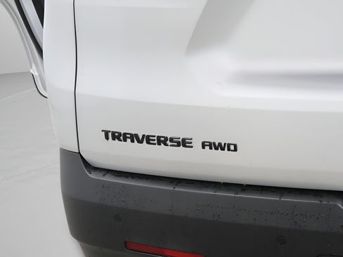 Used 2022 Chevrolet Traverse RS AWD/4WD image 27