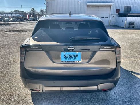 Used 2025 Nissan Kicks SV w/ Charging Package image 31